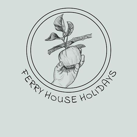 Ferry House Holidays Ню Рос Екстериор снимка