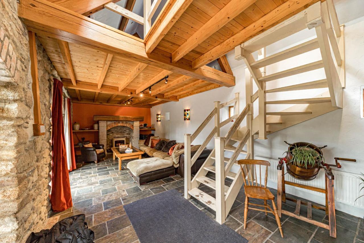 Ferry House Holidays Ню Рос Екстериор снимка