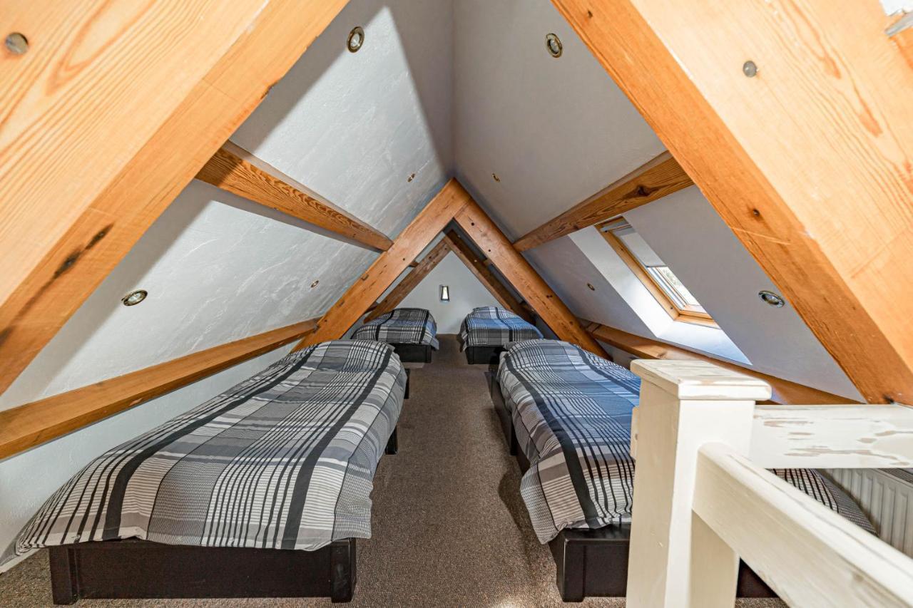 Ferry House Holidays Ню Рос Екстериор снимка
