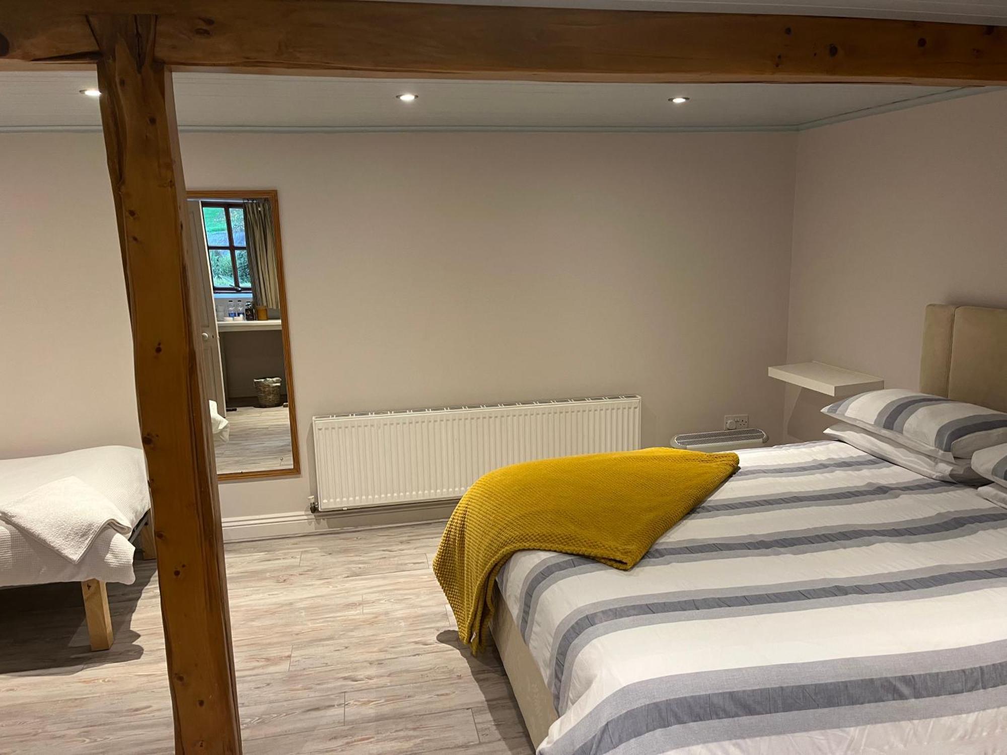 Ferry House Holidays Ню Рос Екстериор снимка