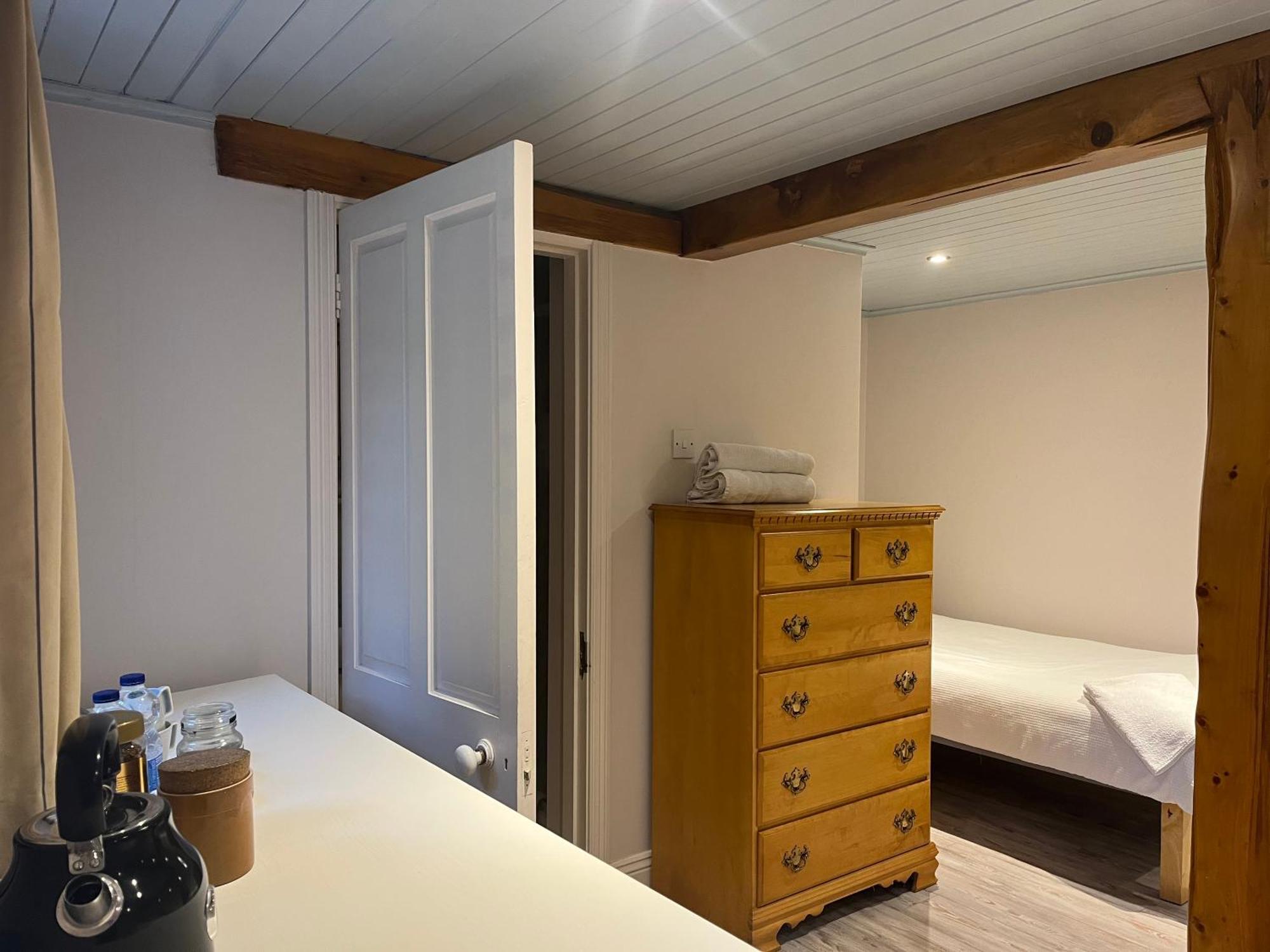 Ferry House Holidays Ню Рос Екстериор снимка