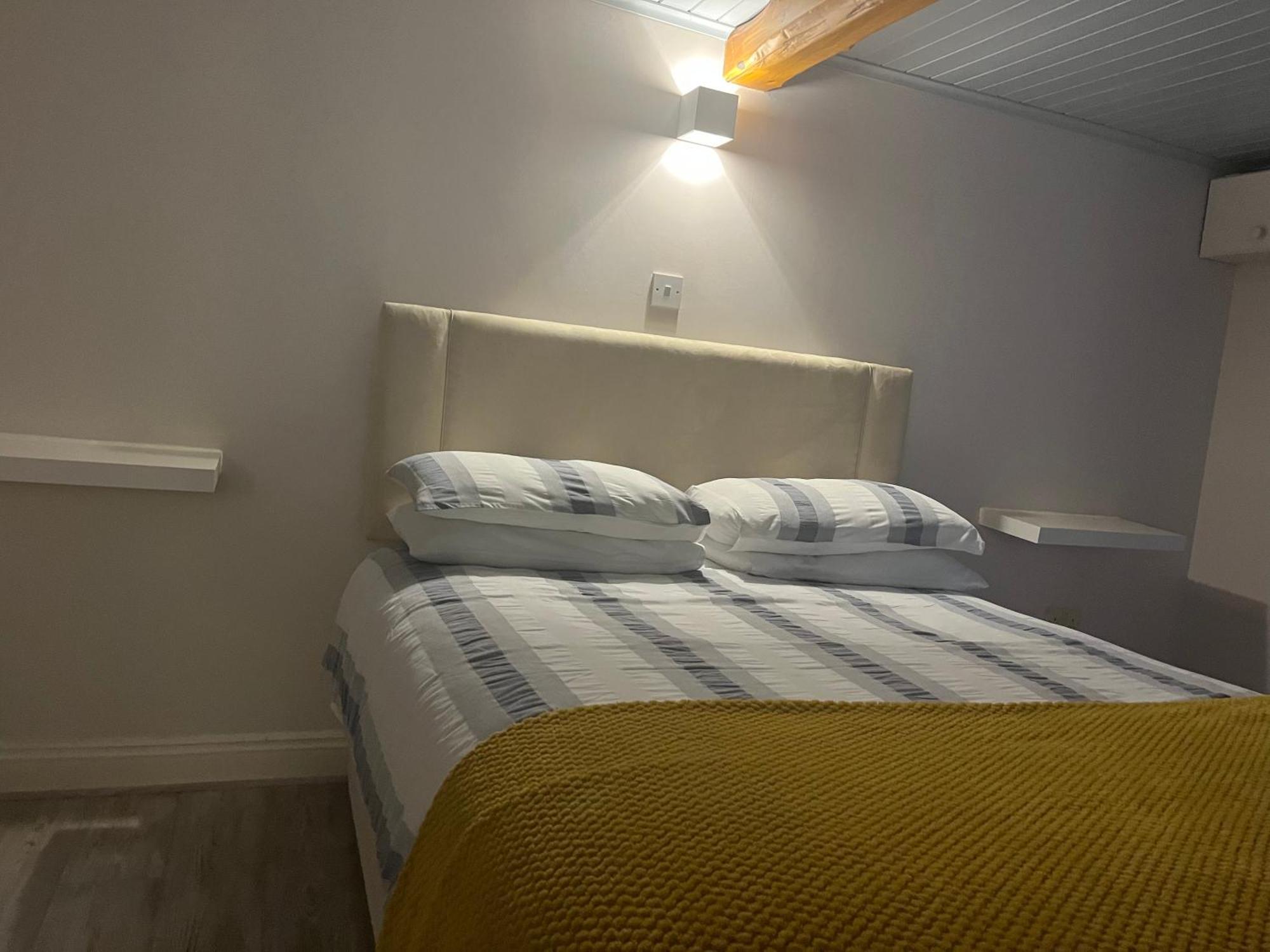 Ferry House Holidays Ню Рос Екстериор снимка